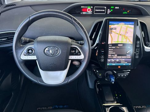 Used 2017 Toyota Prius Prime Advanced image 19