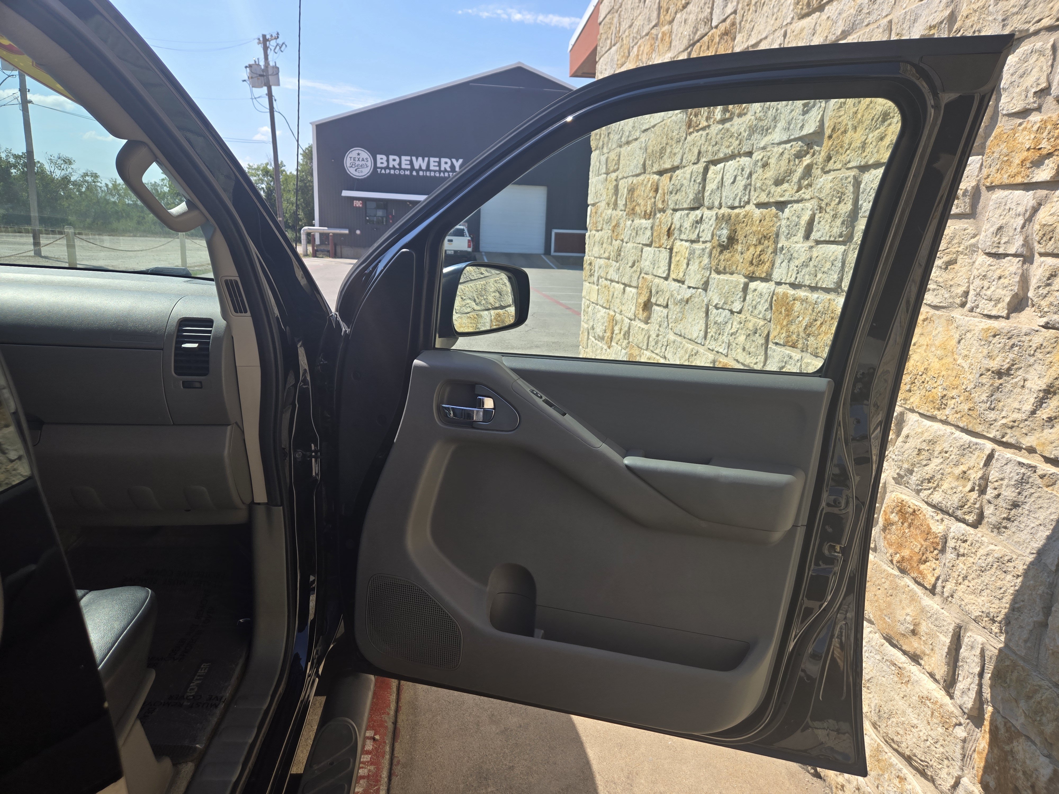 Used 2013 Nissan Frontier SV w/ SV Value Truck Pkg RWD image 8