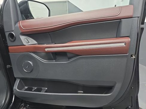 Used 2022 Ford Expedition Max Limited image 56