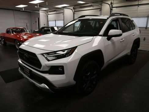 Used 2024 Toyota RAV4 Adventure AWD/4WD image 4