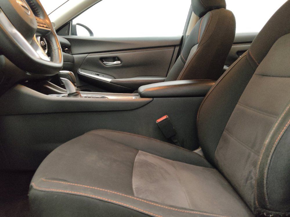 Used 2025 Nissan Sentra SR FWD image 17