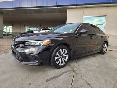 Used 2023 Honda Civic LX image 2