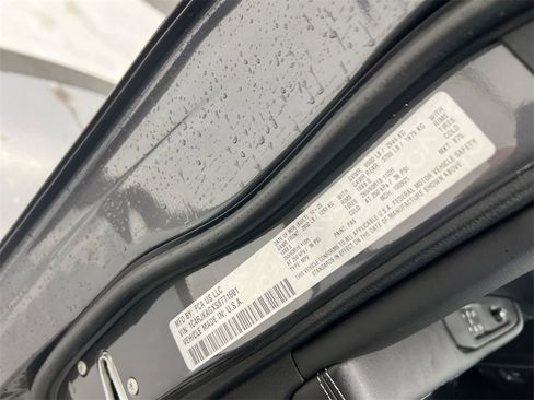 New 2025 Jeep Grand Cherokee L Altitude image 26