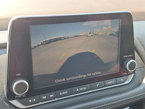 Used 2023 Nissan Rogue S AWD/4WD image 23