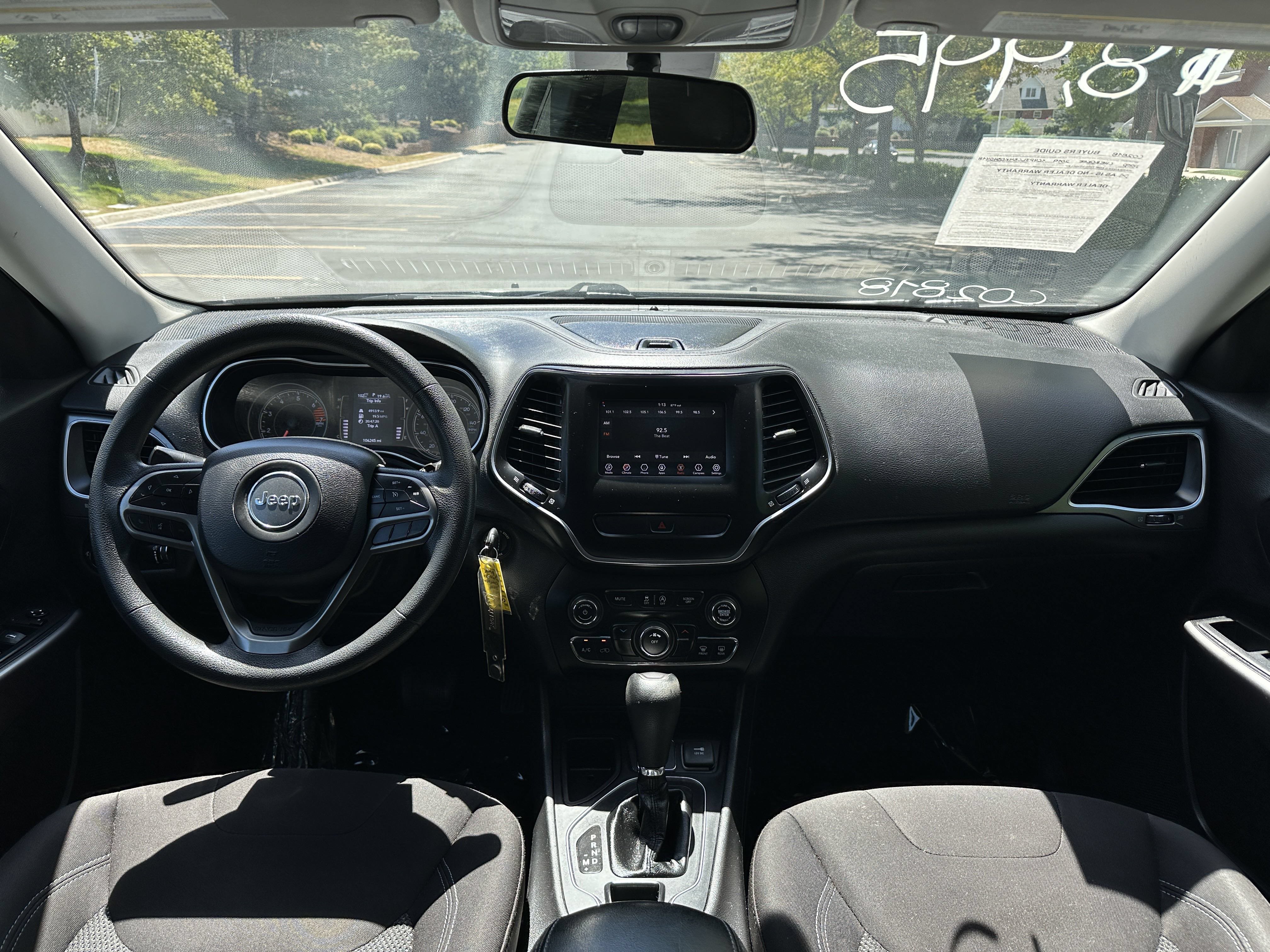 Used 2019 Jeep Cherokee Latitude w/ Popular Appearance Group FWD image 18