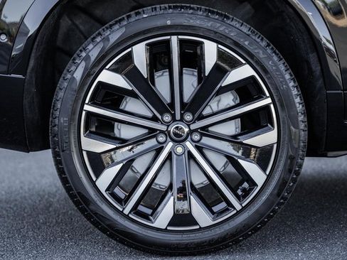 New 2026 Volvo XC90 B6 Plus w/ Protection Package Premier image 17