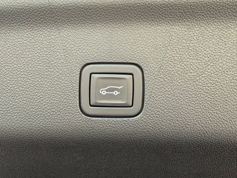 Used 2024 Cadillac Escalade Sport Platinum w/ LPO, ONYX Package AWD/4WD image 32