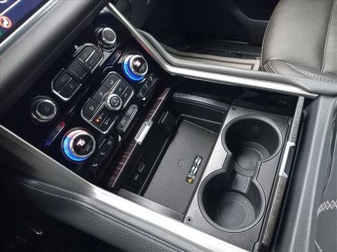 Used 2021 GMC Yukon Denali w/ Denali Premium Package image 15