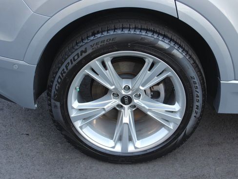 Used 2022 Audi Q8 Premium Plus image 25