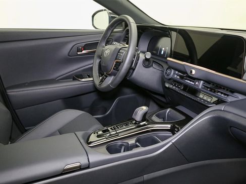 New 2025 Toyota Crown Signia image 14