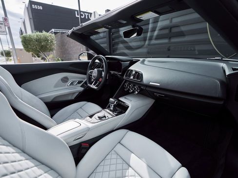 Used 2021 Audi R8 V10 performance image 42