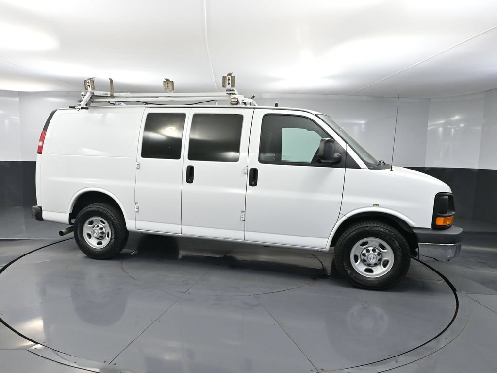 Used 2016 Chevrolet Express 2500 RWD image 3