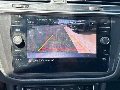 Used 2021 Volkswagen Tiguan SE w/ Panoramic Sunroof Package AWD/4WD image 22