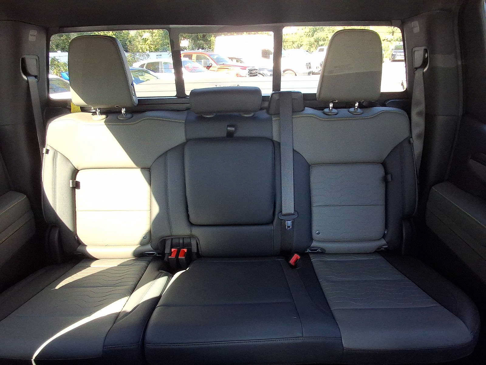 Used 2025 Chevrolet Silverado 1500 ZR2 w/ Technology Package AWD/4WD image 13