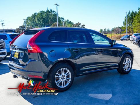 Used 2016 Volvo XC60 T5 Premier w/ Proximity Package image 9