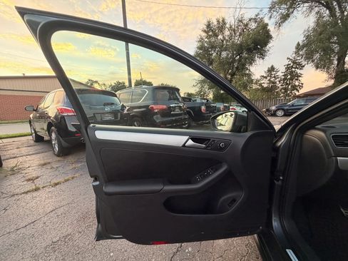 Used 2014 Volkswagen Jetta GLI Autobahn FWD image 10