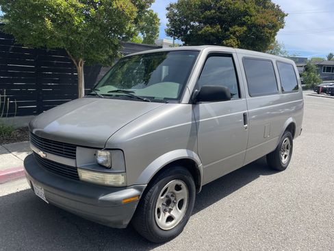 Used 2003 Chevrolet Astro RWD image 11