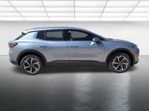 New 2026 Chevrolet Equinox EV LT image 31