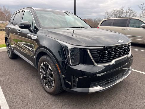 Used 2024 Kia Sorento S image 8