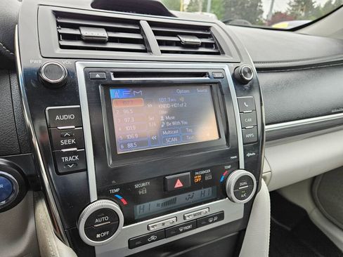 Used 2013 Toyota Camry XLE w/ Leather Pkg FWD image 22