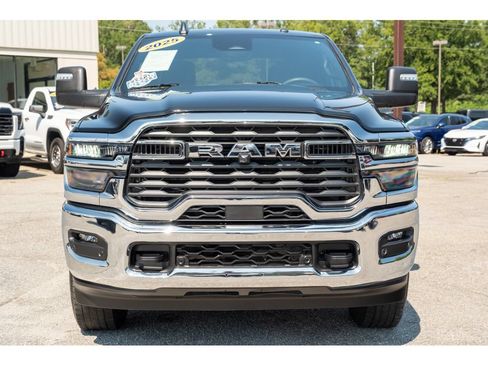 Used 2025 RAM 2500 Big Horn AWD/4WD image 3
