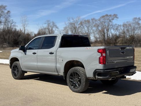 Used 2024 Chevrolet Silverado 1500 LT Trail Boss w/ Convenience Package II AWD/4WD image 6