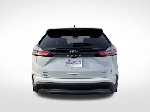 Used 2024 Ford Edge SEL image 9