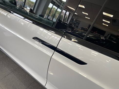 Used 2023 Tesla Model X Plaid image 13