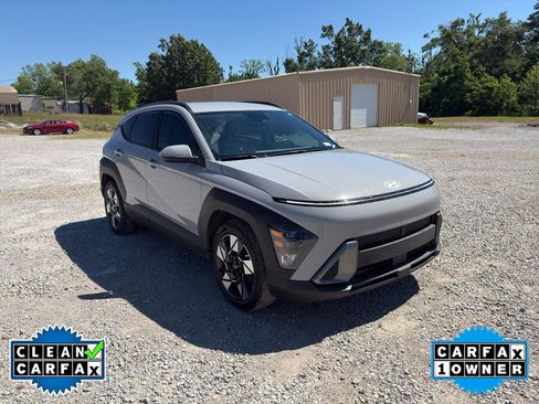 Used 2024 Hyundai Kona SEL w/ Convenience Package FWD image 2