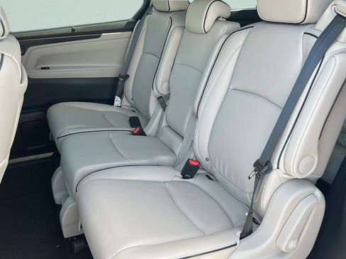 New 2027 Honda Odyssey Touring image 13
