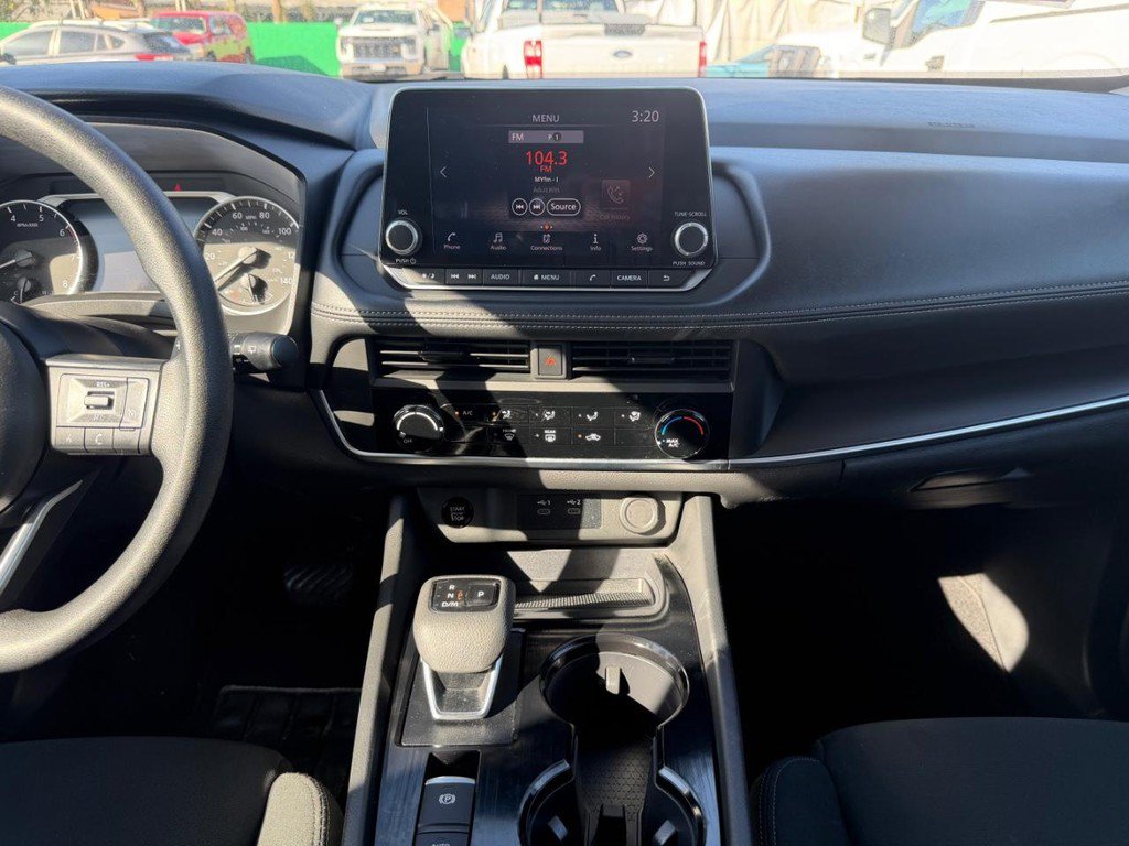 Used 2024 Nissan Rogue S FWD image 25