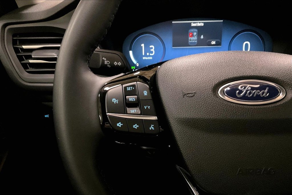 Certified 2025 Ford Escape Platinum AWD/4WD image 17