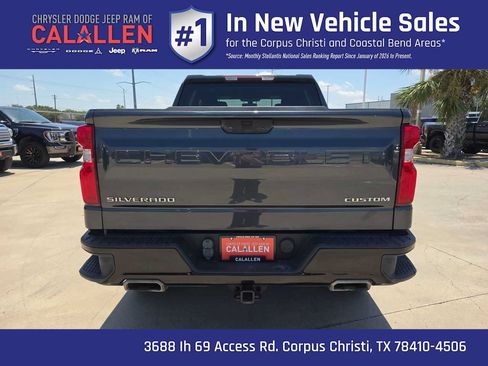 Used 2021 Chevrolet Silverado 1500 Custom Trail Boss AWD/4WD image 13