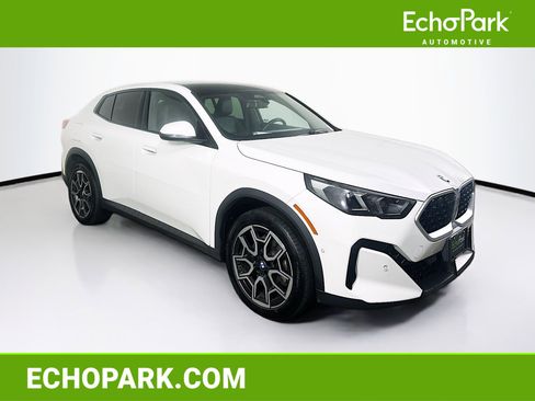 Used 2025 BMW X2 xDrive28i image 1