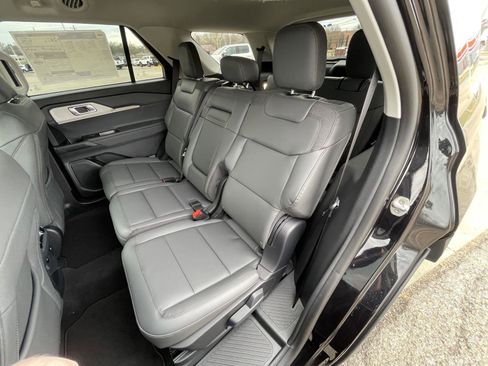 New 2026 Ford Explorer Active w/ Active Comfort Package RWD image 36