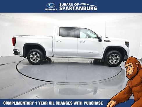 Used 2025 GMC Sierra 1500 SLT AWD/4WD image 9