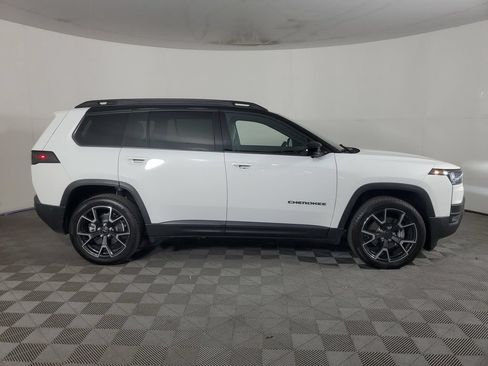 Used 2026 Jeep Cherokee Overland w/ Advanced Pro Tech Group AWD/4WD image 3