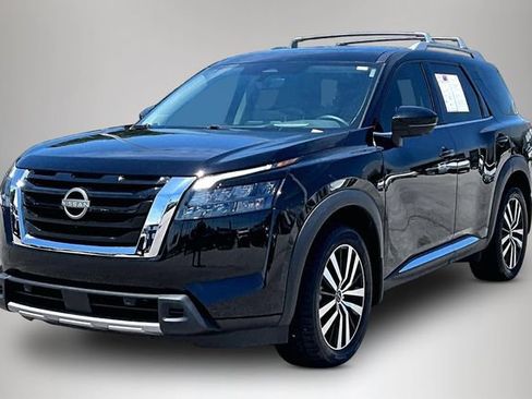 Used 2025 Nissan Pathfinder Platinum w/ Cargo Package FWD image 2