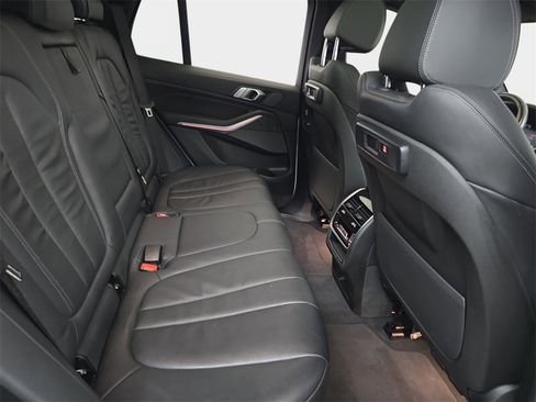 Used 2020 BMW X5 xDrive40i w/ M Sport Package image 14