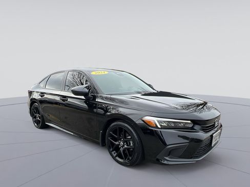 Used 2024 Honda Civic Sport image 11