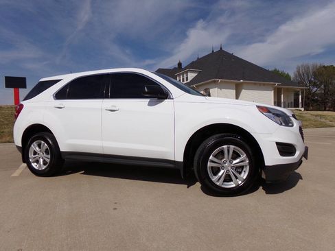 Used 2017 Chevrolet Equinox LS image 13