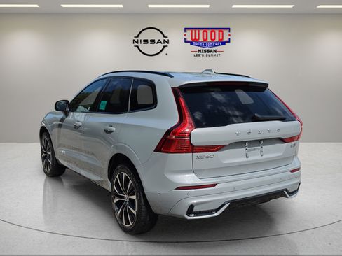 Used 2025 Volvo XC60 B5 Plus AWD/4WD image 4