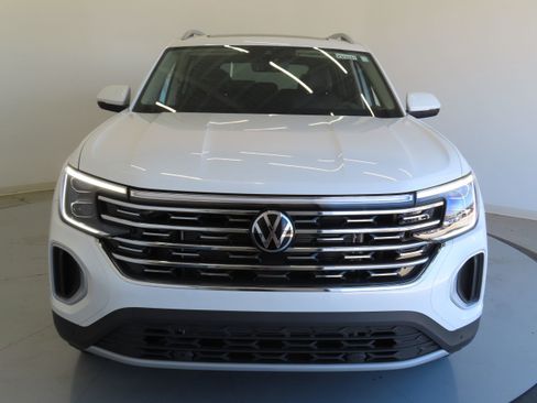 New 2025 Volkswagen Atlas SEL image 10