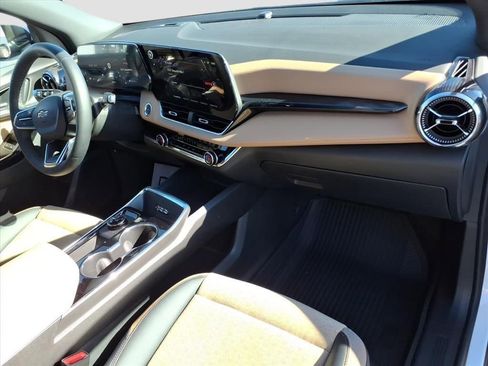 Used 2026 Chevrolet Equinox ACTIV w/ Convenience Package III image 12