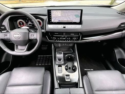 Certified 2025 Nissan Rogue SL w/ Tech Package image 7