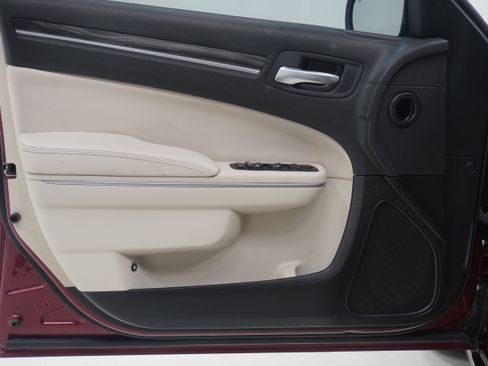 Used 2020 Chrysler 300 Touring w/ Sport Appearance Package RWD image 10
