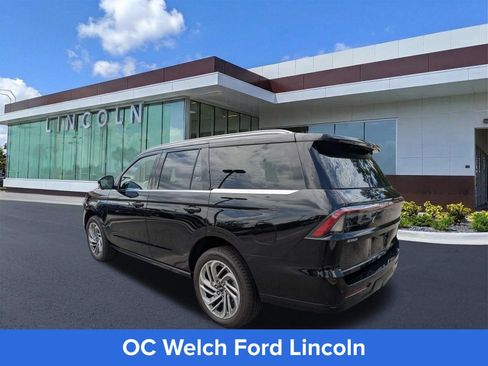 Certified 2026 Lincoln Navigator Reserve AWD/4WD image 4