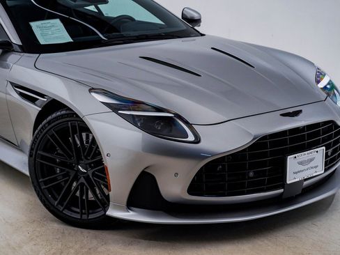 Used 2024 Aston Martin DB12 Coupe image 4