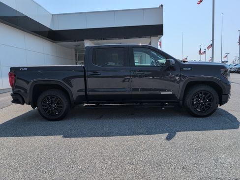 Used 2022 GMC Sierra 1500 Elevation w/ LPO, Elevation Black Package AWD/4WD image 12