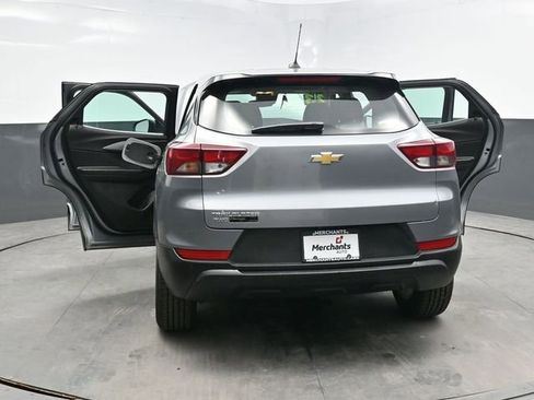 Used 2023 Chevrolet TrailBlazer LS AWD/4WD image 43